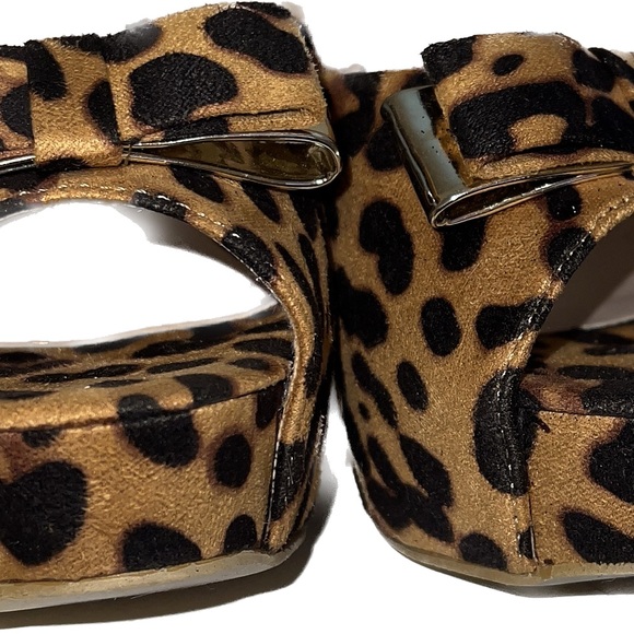 Leopard peep toe heels 🐆 - Picture 7 of 14